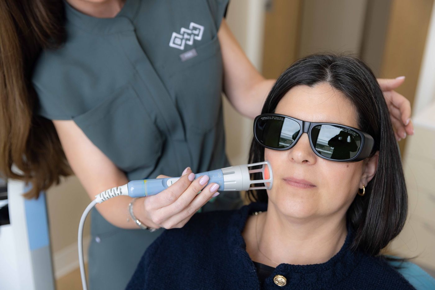 EMVITAL® laser therapy for jaw pain