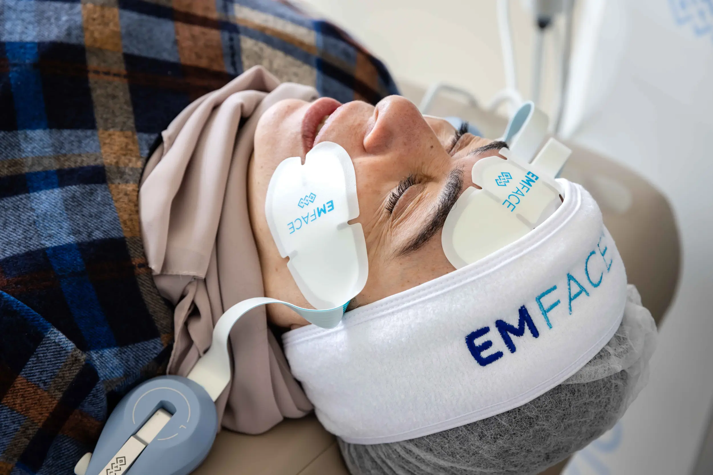 southwestcalgarydentist-emface-box